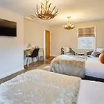 Host & - Baxtergate Apartmán