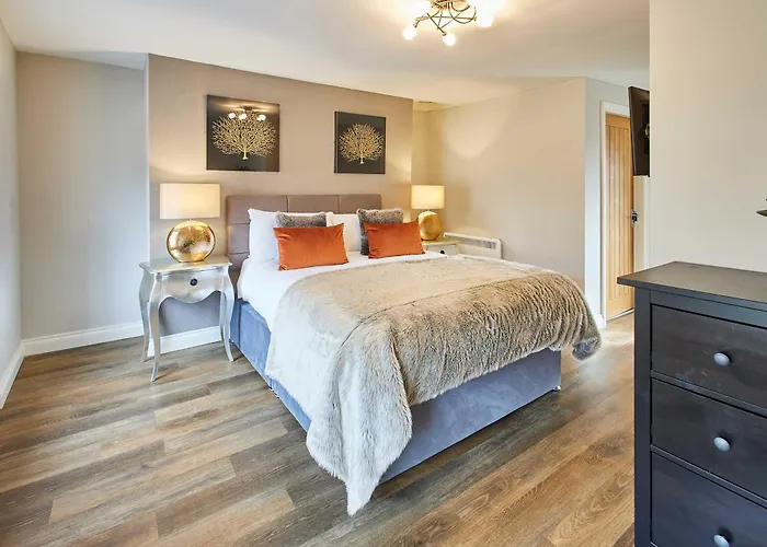 Host & - Baxtergate *